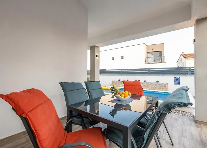 Villa House Adeo With Private Pool, Pula