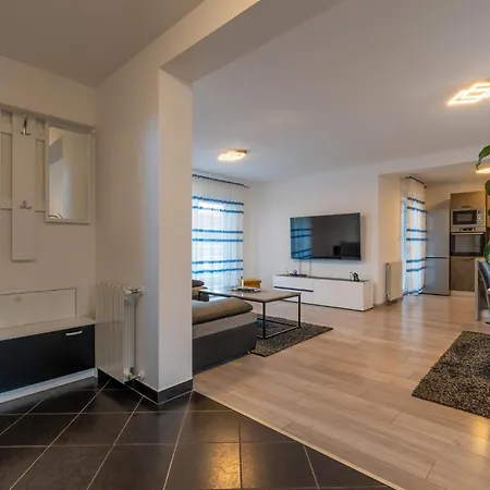 House Adeo With Private Pool, Villa *