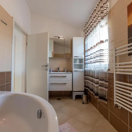 House Adeo With Private Pool, Villa Pula