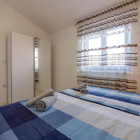 House Adeo With Private Pool, Villa *