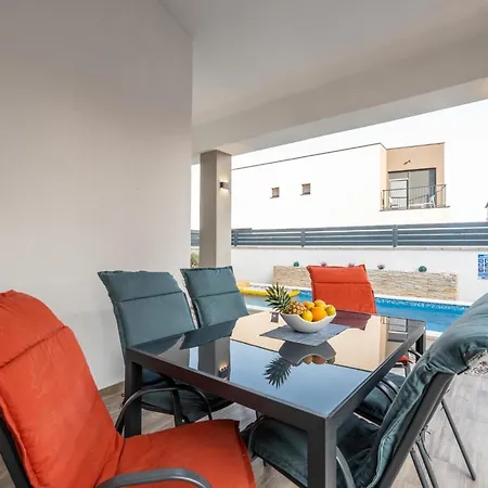Villa House Adeo With Private Pool, Pula