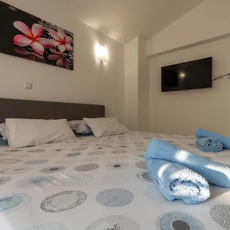 House Adeo With Private Pool, Villa