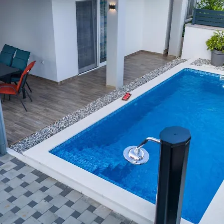 Villa House Adeo With Private Pool,