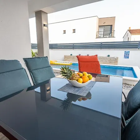 Villa House Adeo With Private Pool,