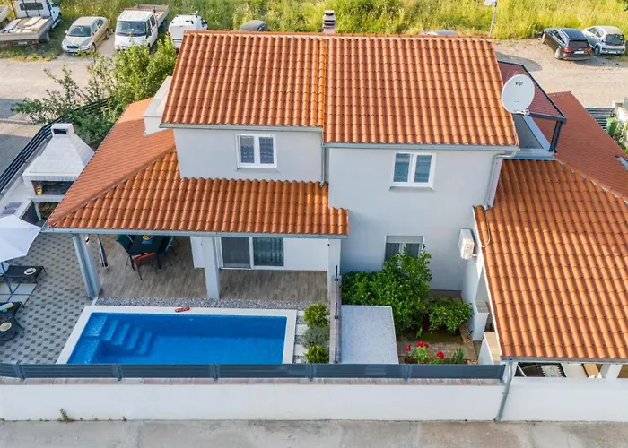 Вілла House Adeo With Private Pool,