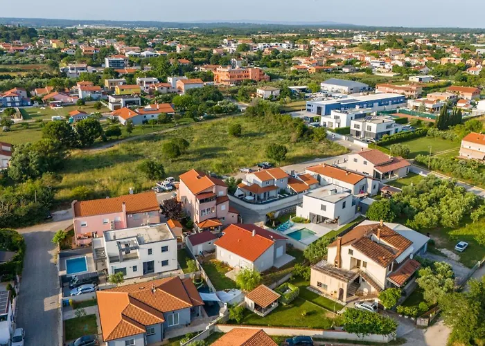 House Adeo With Private Pool,