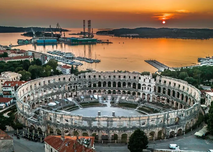 Вілла House Adeo With Private Pool, Пула